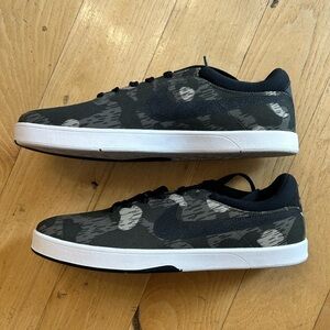 NWOT Nike SB Eric Koston Lunarlon Shoes Camouflage Size 10.5